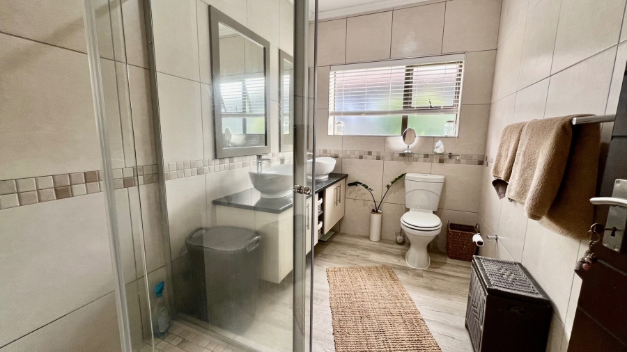 3 Bedroom Property for Sale in Earls Court Lifestyle Estate Western Cape